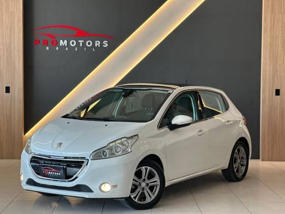 PEUGEOT 208 1.6 GRIFFE 16V FLEX 4P AUTOMÁTICO PEUGEOT 208 1.6 GRIFFE 16V FLEX 4P AUTOMÁTICO